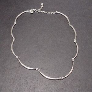 Vintage Lady Remington silver tone necklace